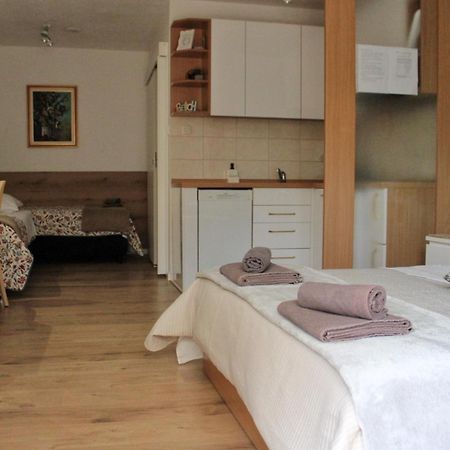Studio Laura-Spacious Studio On The Main Beach Макарська Екстер'єр фото
