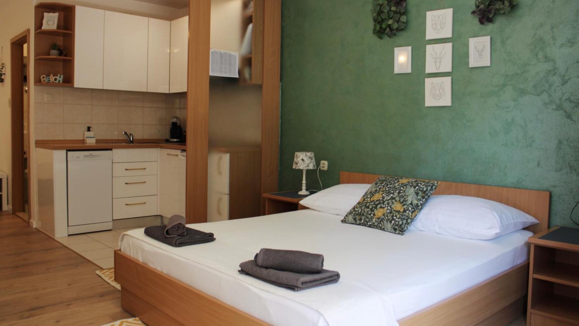 Studio Laura-Spacious Studio On The Main Beach Макарська Екстер'єр фото