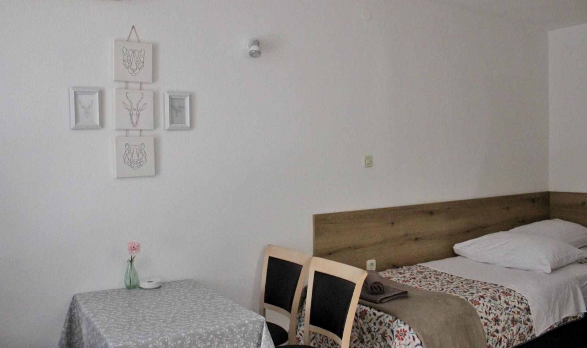 Studio Laura-Spacious Studio On The Main Beach Макарська Екстер'єр фото